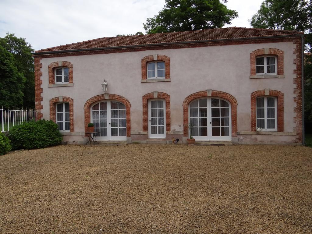 Chateau Mesny Gite Au Fil Des Pages Vic-sur-Seille Exterior photo